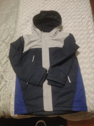 Cazadora de niño azul y gris, abriga, como nueva.
