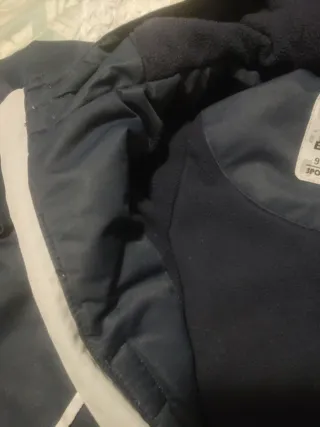 Cazadora de niño azul y gris, abriga, como nueva.