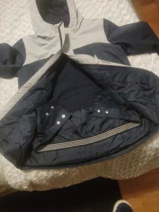 Cazadora de niño azul y gris, abriga, como nueva.