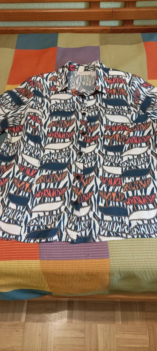 Blusa donna con stampa animalier