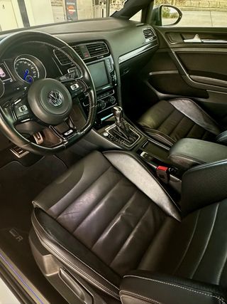 Volkswagen Golf R300