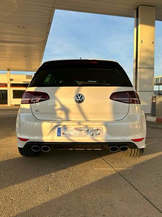 Volkswagen Golf R300