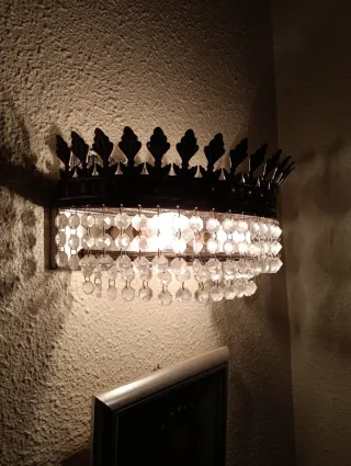 Aplique corona cristal metal negro