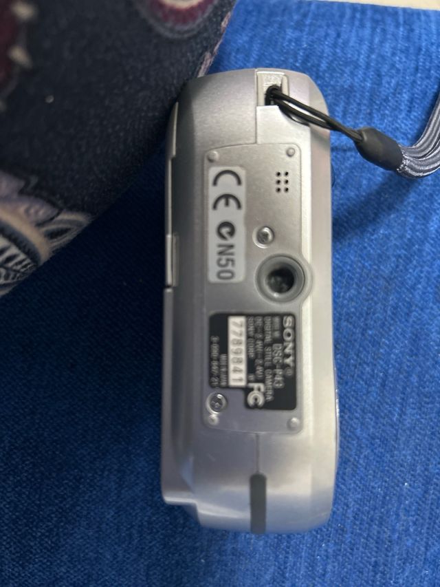 Cámara Digital Sony Cyber-shot 4.1 MP