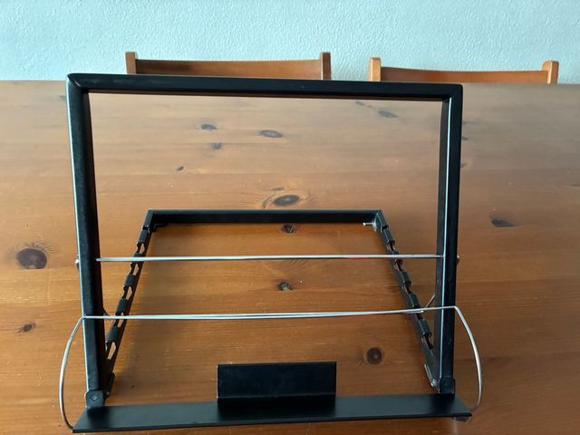 Atril negro metálico