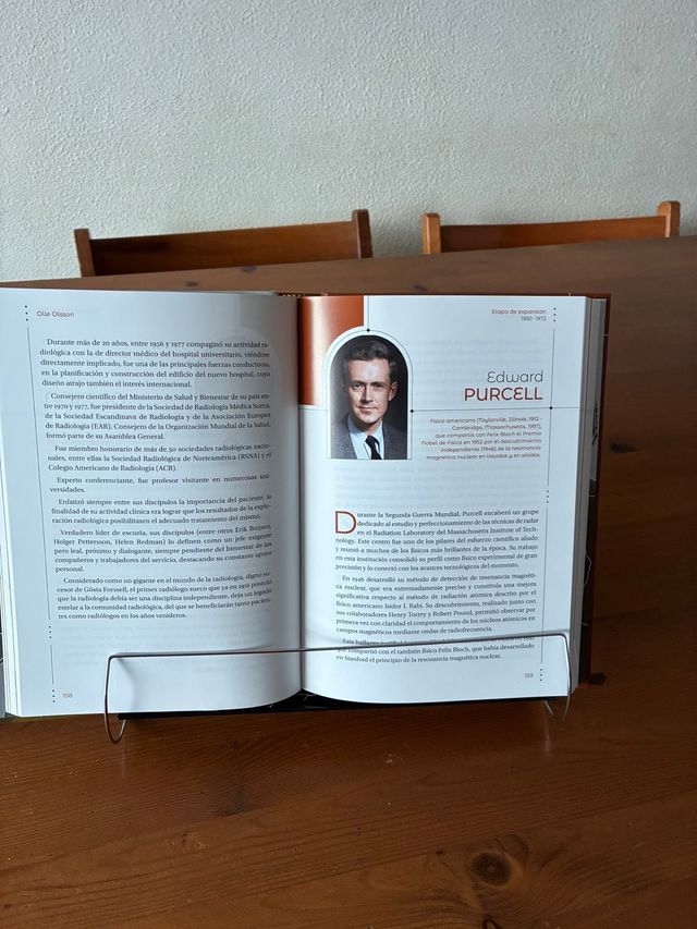 Atril negro metálico