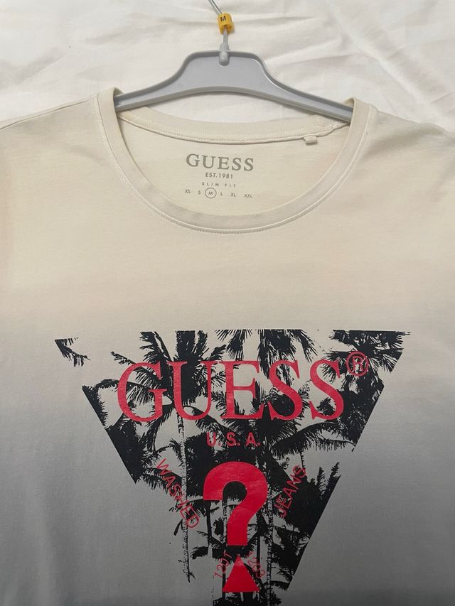 Camiseta Guess Talla M Estampado Tropical