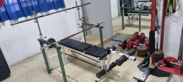 Máquinas de fitness y pesas