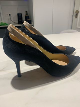 Zapatos de tacón Zara Basic ante negro