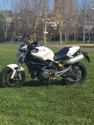 Ducati Monster 696 Limitada