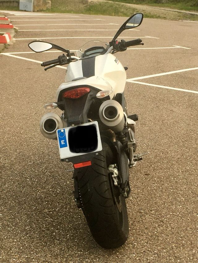 Ducati Monster 696 Limitada