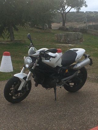 Ducati Monster 696 Limitada