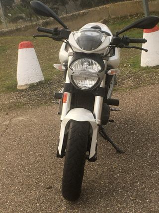 Ducati Monster 696 Limitada