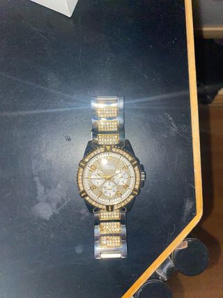 Reloj Guess Dorado y Blanco