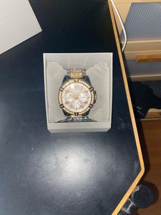 Reloj Guess Dorado y Blanco