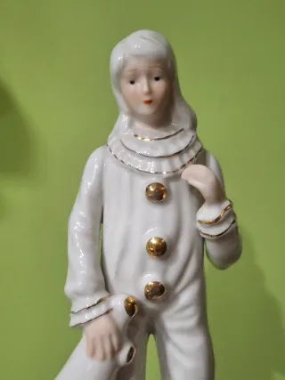 Scultura vintage Pierrot in porcellana