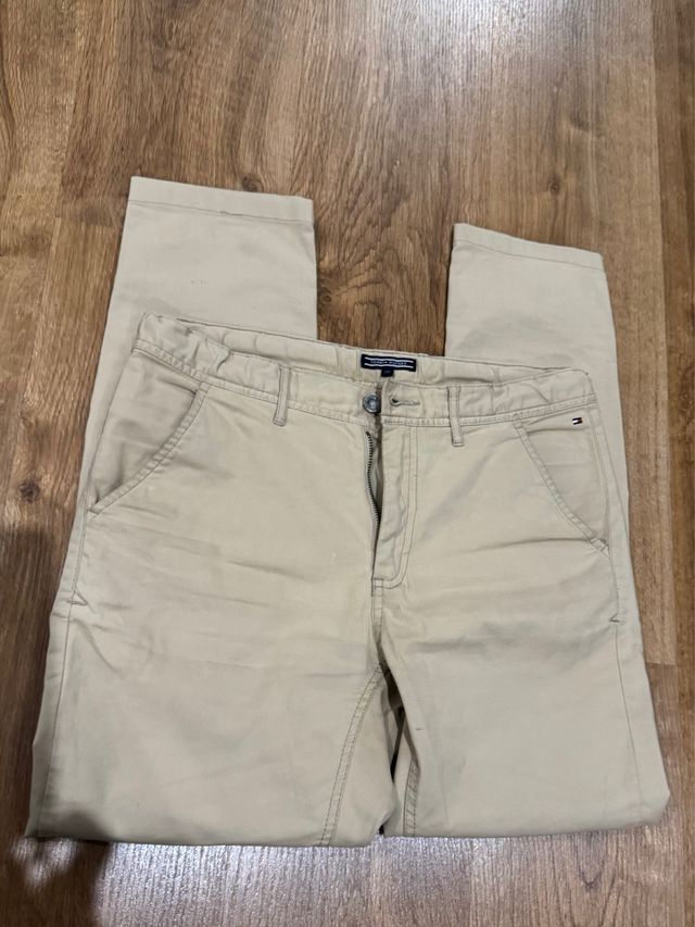 Pantalones Chinos Tommy Hilfiger Beige originales.