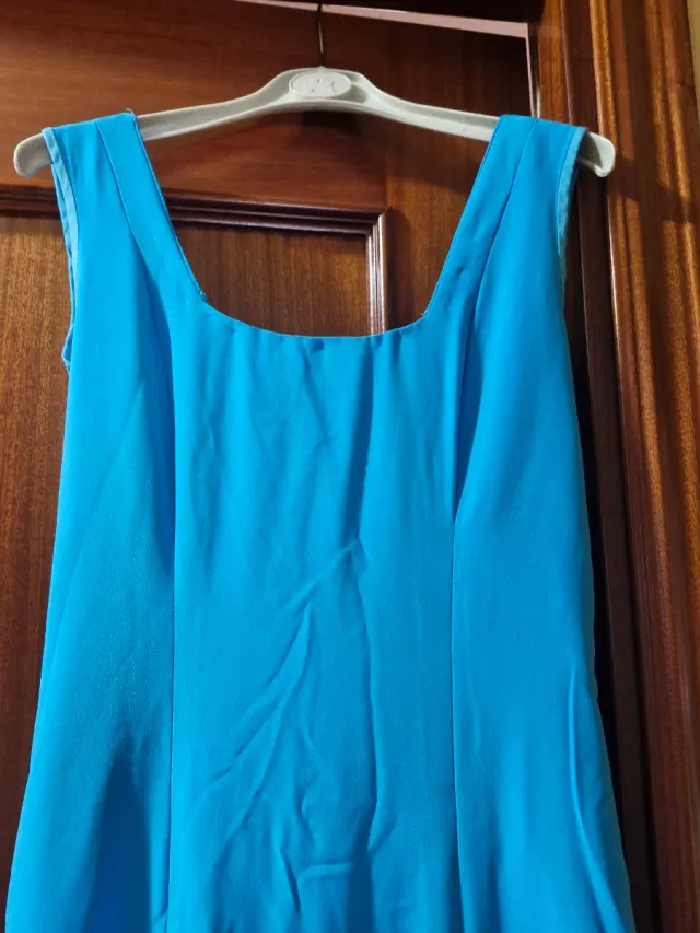 Traje de flamenca azul con volantes hecho a mano