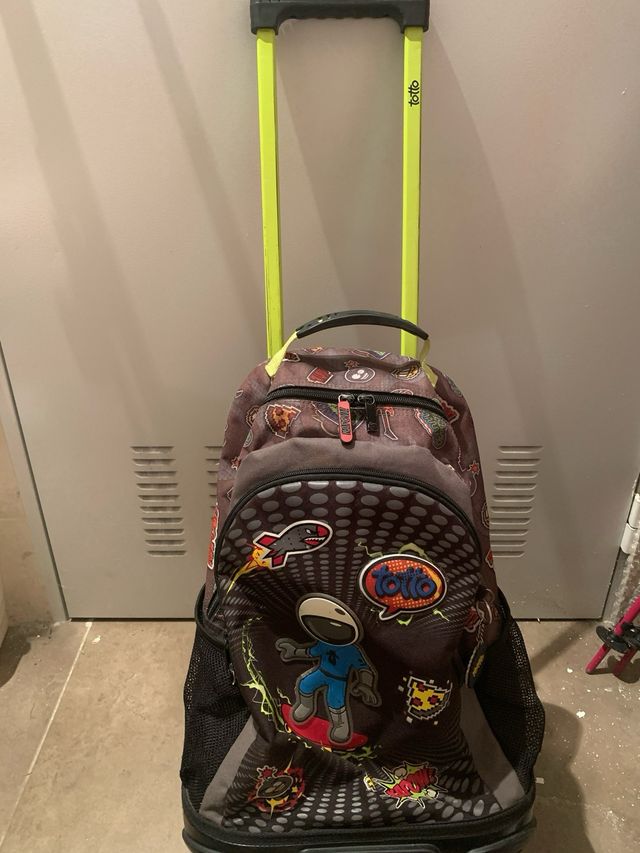Mochila Totto con ruedas y diseño divertido