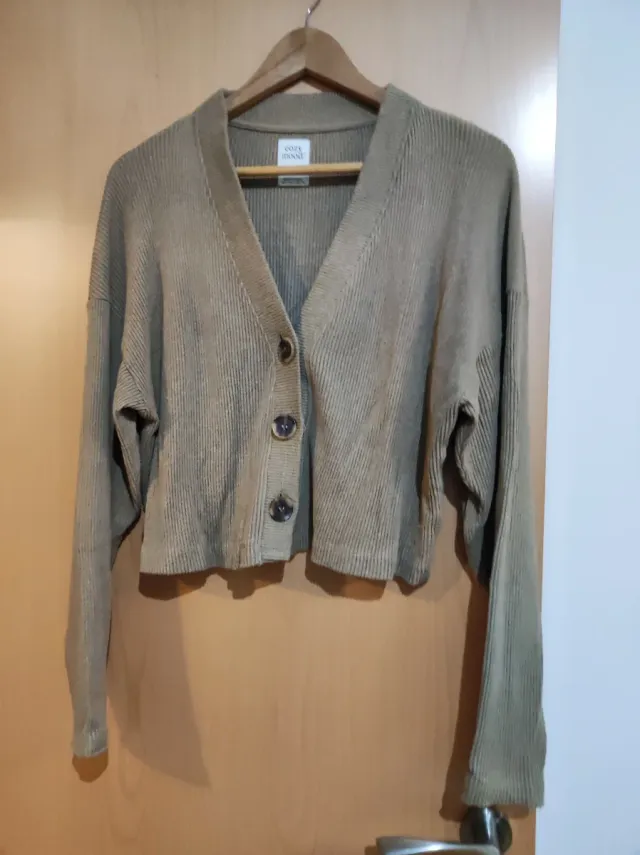 Chaqueta punto cropped marrón