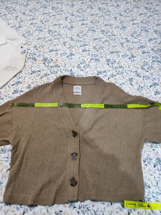 Chaqueta punto cropped marrón