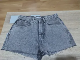 Pantalón corto vaquero Zara gris