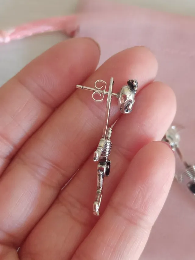 Pendientes calavera circonita negra plata