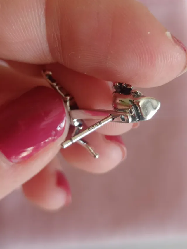 Pendientes calavera circonita negra plata