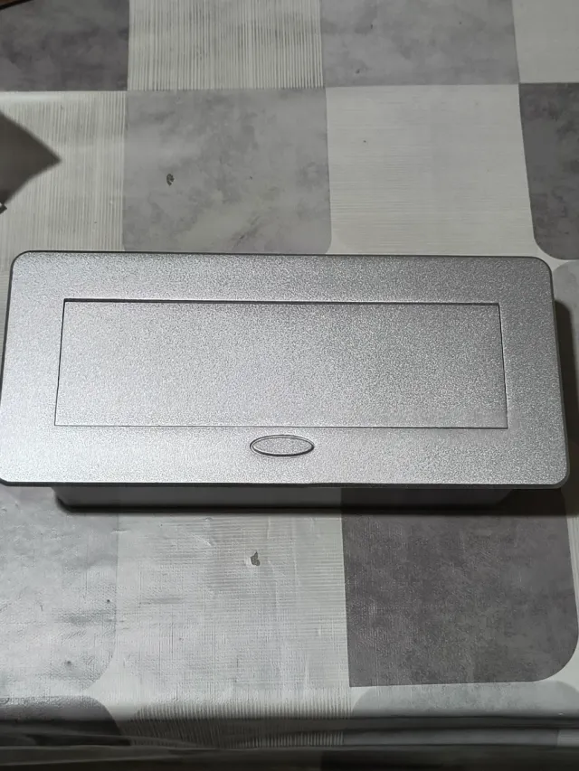 Regleta Enchufe de Mesa 3 Tomas Retractil