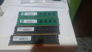 RAM DDR3 4 Módulos 8GB 1600MHz cada uno.