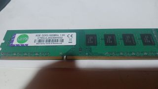 RAM DDR3 4 Módulos 8GB 1600MHz cada uno.
