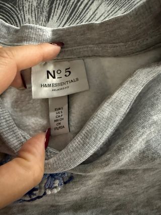 Felpa H&M grigia con logo ricamato