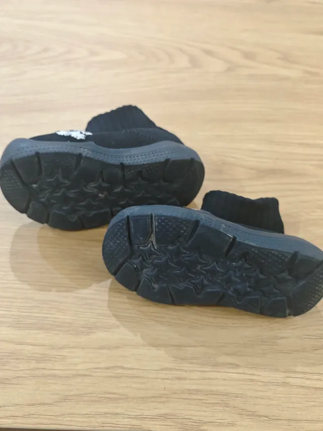 Zapatos tipo calcetín niña flores