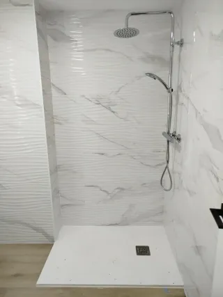 Reformas y obras. Retirada de amianto autorizado.