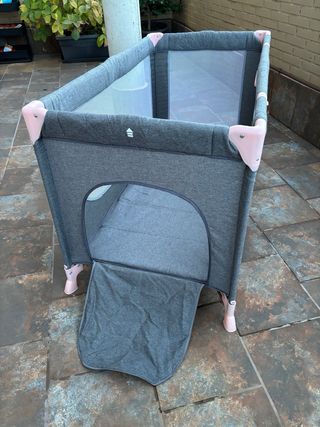 Cuna de viaje Kinderkraft Joy (gris y rosa)