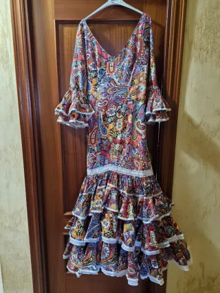 Traje de flamenca volantes y encaje