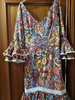 Traje de flamenca volantes y encaje