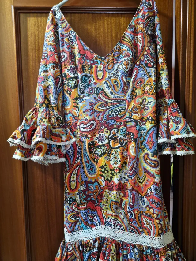 Traje de flamenca volantes y encaje