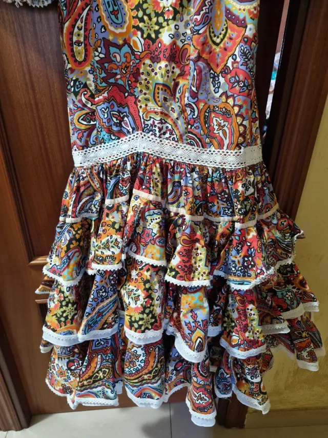 Traje de flamenca volantes y encaje