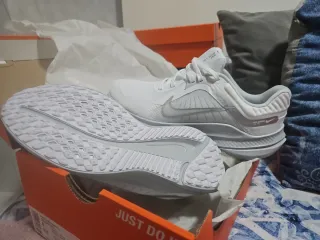 2 pares Zapatillas Nike Quest 5 Blancas Talla 38.5
