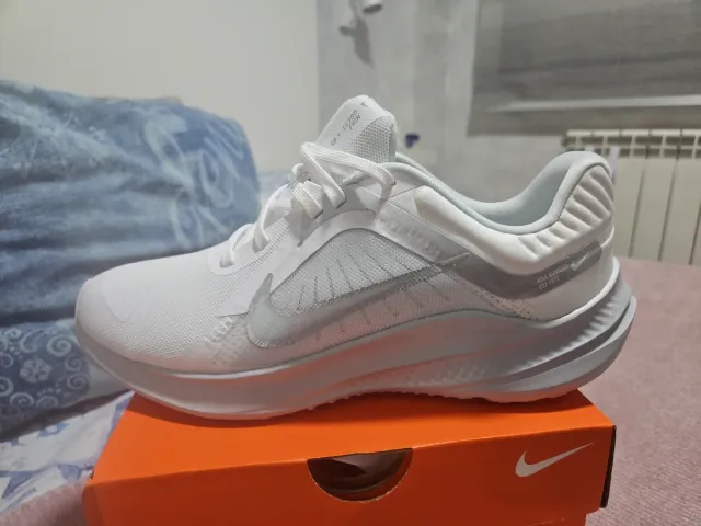 2 pares Zapatillas Nike Quest 5 Blancas Talla 38.5