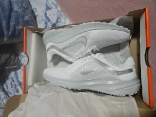 2 pares Zapatillas Nike Quest 5 Blancas Talla 38.5