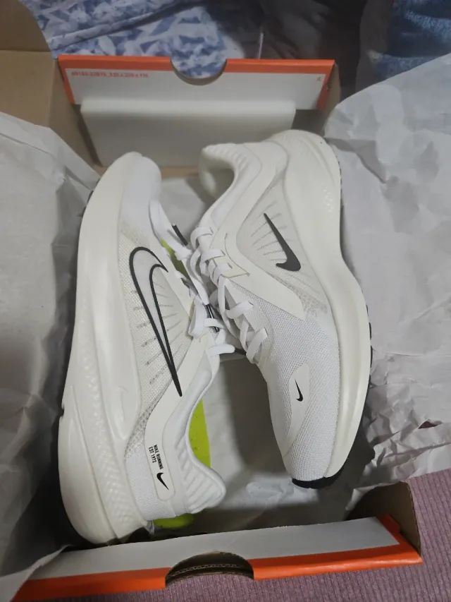 2 pares Zapatillas Nike Quest 5 Blancas Talla 38.5