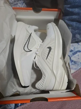 2 pares Zapatillas Nike Quest 5 Blancas Talla 38.5