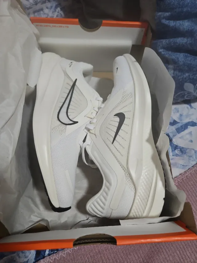 2 pares Zapatillas Nike Quest 5 Blancas Talla 38.5