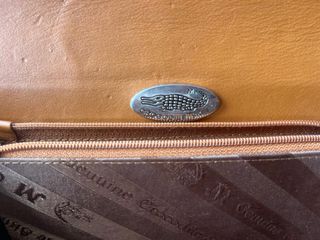 Bolso piel cocodrilo en color marrón ambar