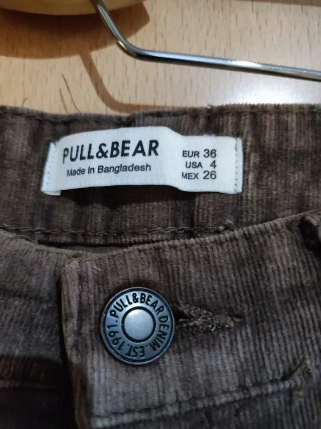 Pantalón pana campana Pull&Bear marrón