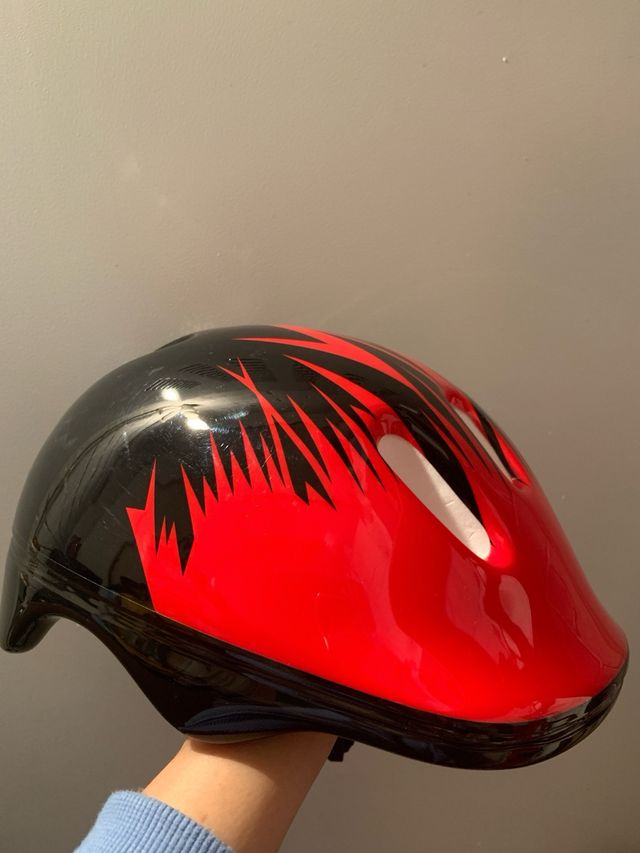 Casco bici infantil rojo y negro