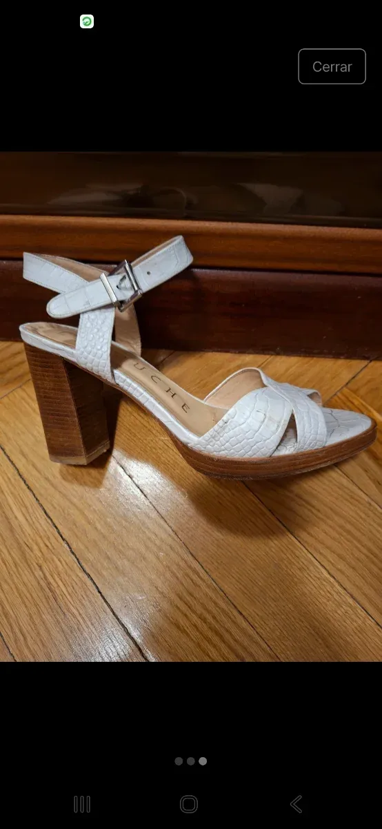 Sandalias de tacón blancas