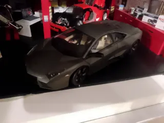 Modellismo Auto Scala 1:18 Lamborghini Reventon.